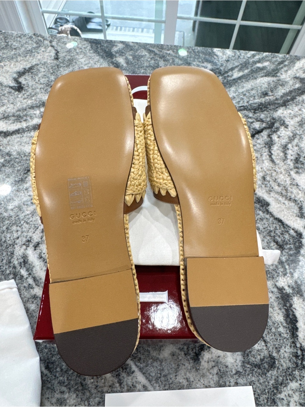 Gucci Raffia Neutral Slides Sandals - Picture 4 of 6